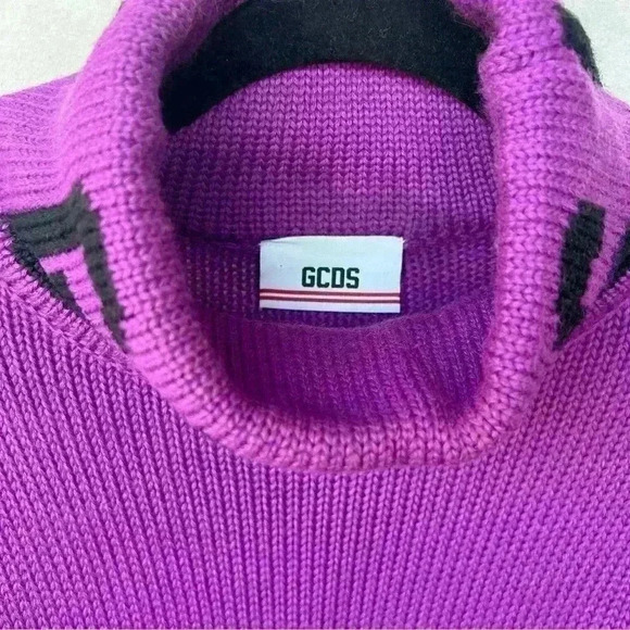 GCDS WEAR Cropped Purple Knit Turtleneck Logo Sweater  Made in Italy Size Small - Picture 7 of 9